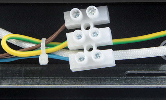 Spectrum LED Deckenstrahler MADARA, 3x GU10, Weiß, 230V, IP20, Aluminiumgehäuse, CE zertifiziert