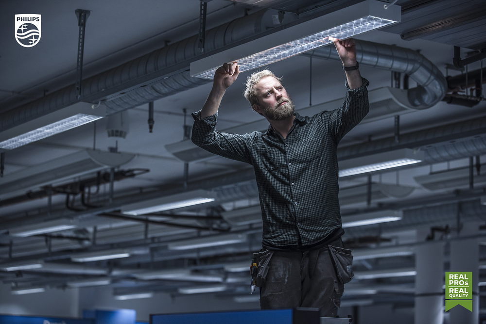 Philips CorePro LEDtube 1200mm T8 18W 4000K Kaltweiß G13 2000 Lumen nicht dimmbar 220-240V