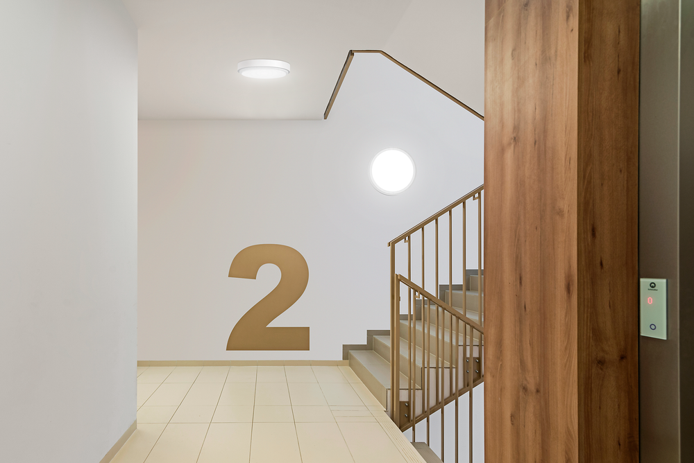 Philips CoreLine Wall-mounted LED light, 12W/20W, 2700K/3000K/4000K, 1200-2000 lumens, IP65 IK10 White