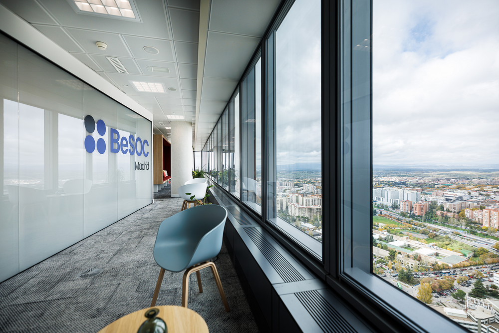 Philips PowerBalance gen2 Einbau-LED-Panelleuchte, 24W 4000K 3400 Lumen, DALI dimmbar, Weiß 1197x297mm